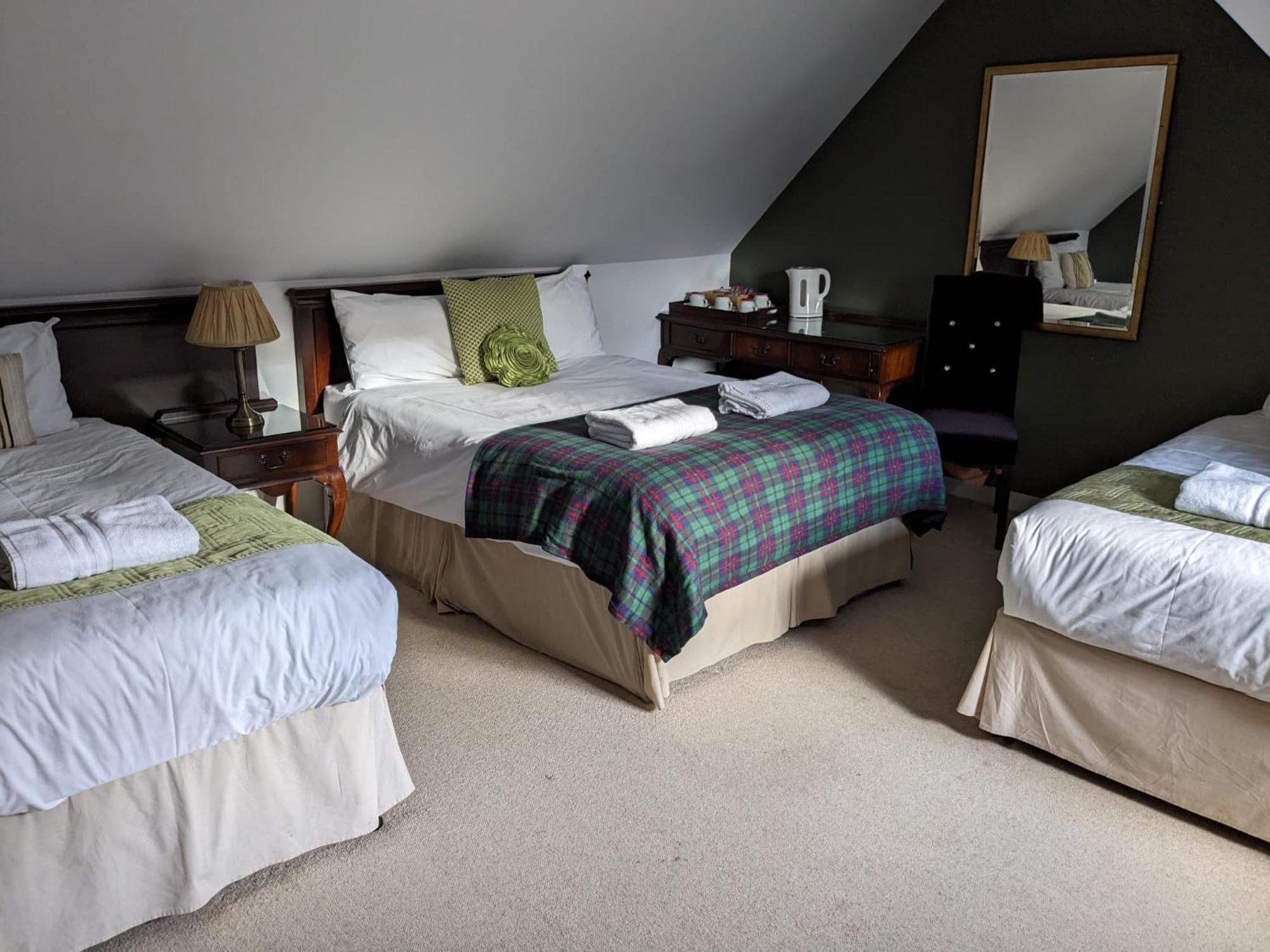 Bennachie Lodge Hotel In Kemnay 因弗鲁里 外观 照片
